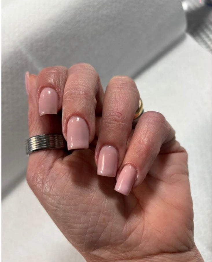 Semi permanente mani